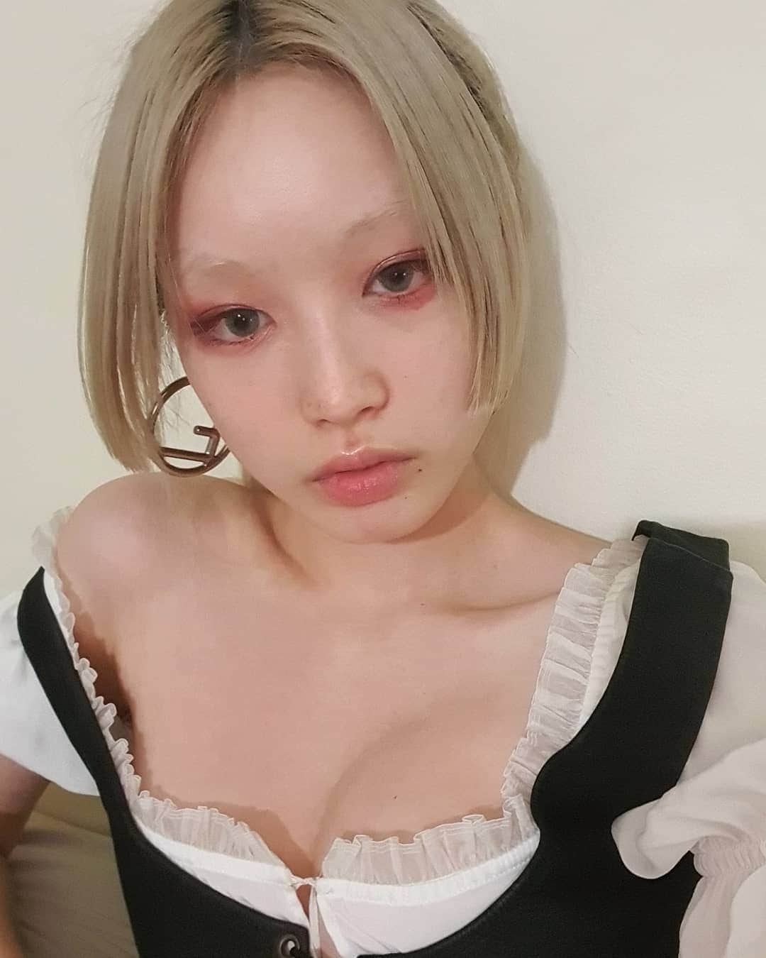 フェルナンダ・リーのインスタグラム：「Don't forget your sunscreen in this heat everyone! 🌞 〰️〰️〰️〰️〰️ 日焼け止めの使うことを忘れないで下さい～～」