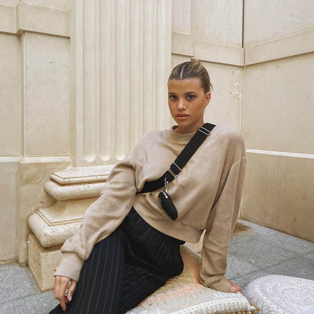 ソフィア・リッチーのインスタグラム：「⚜️」