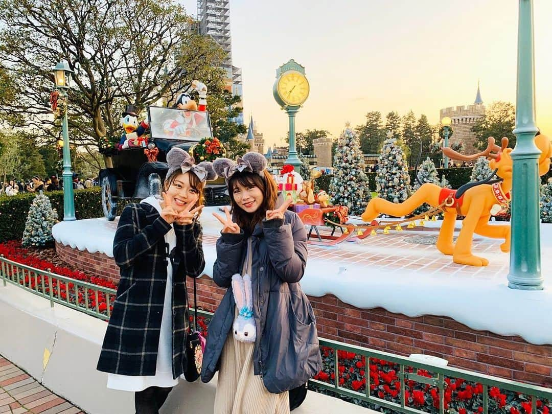 立花このみさんのインスタグラム写真 - (立花このみInstagram)「. めっちゃ楽しみにしてた日♡ クリスマスディズニー🎄 いっぱい騒いでふざけて ゆっくりディズニー🥰 いつも、ありがとよ♡ . この抹茶タピオカ 激推しだから飲んでね🍼 高いけど。笑 場所は青色のレストラン！ (説明の雑さ。笑) . . #ホクロ #コンビ #disney #disneyland #クリスマスディズニー #ディズニーランド #たのぴ #トマピ #love #ありがとう #xmas #christmas #instagood #instalike #followme」12月22日 8時25分 - avilla_konomi