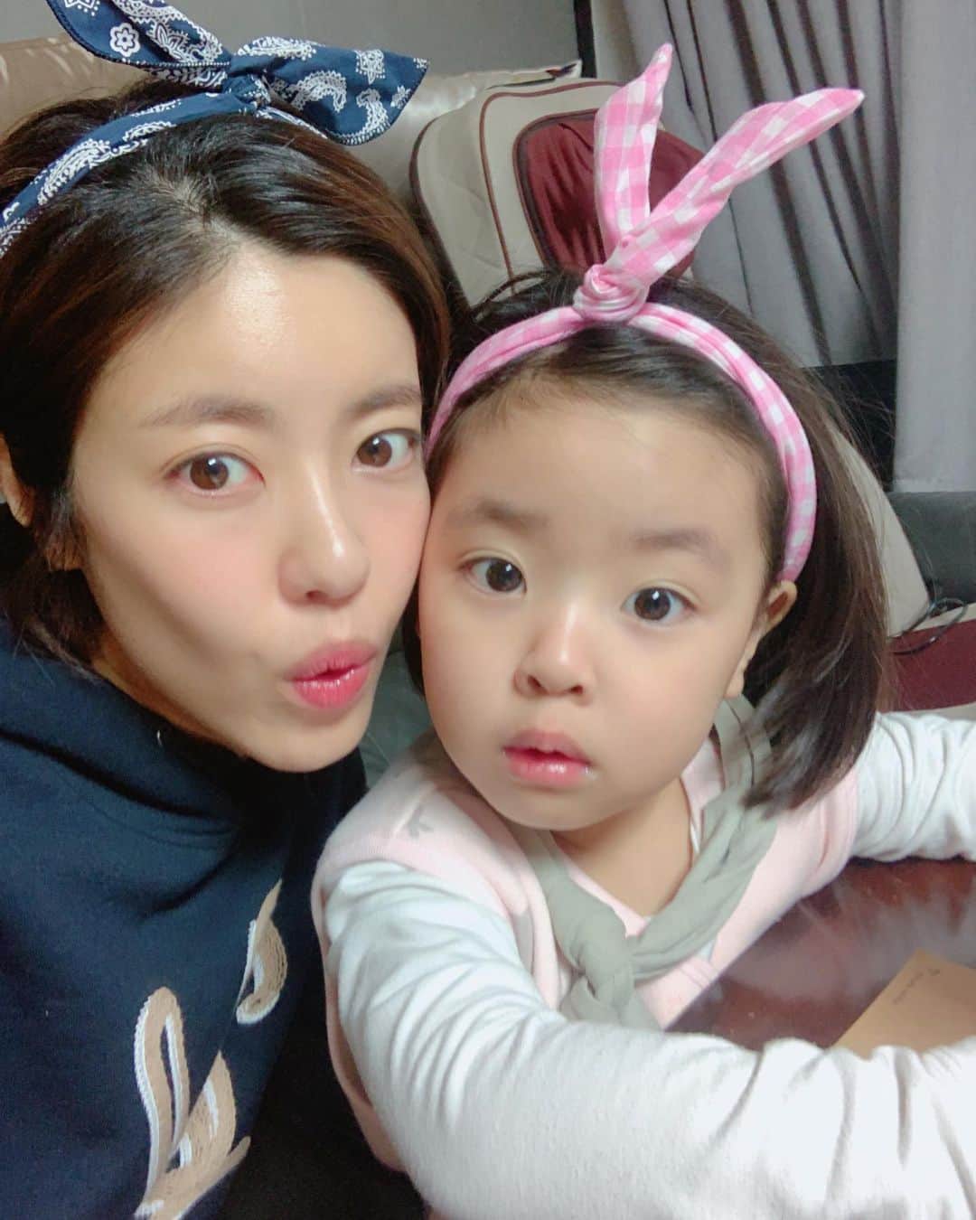 のインスタグラム：「많이컸다똥강아지..#왜이렇게많이컸어내아가#내영원한아가#뚱한놀란표정#요즘미는너의표정」
