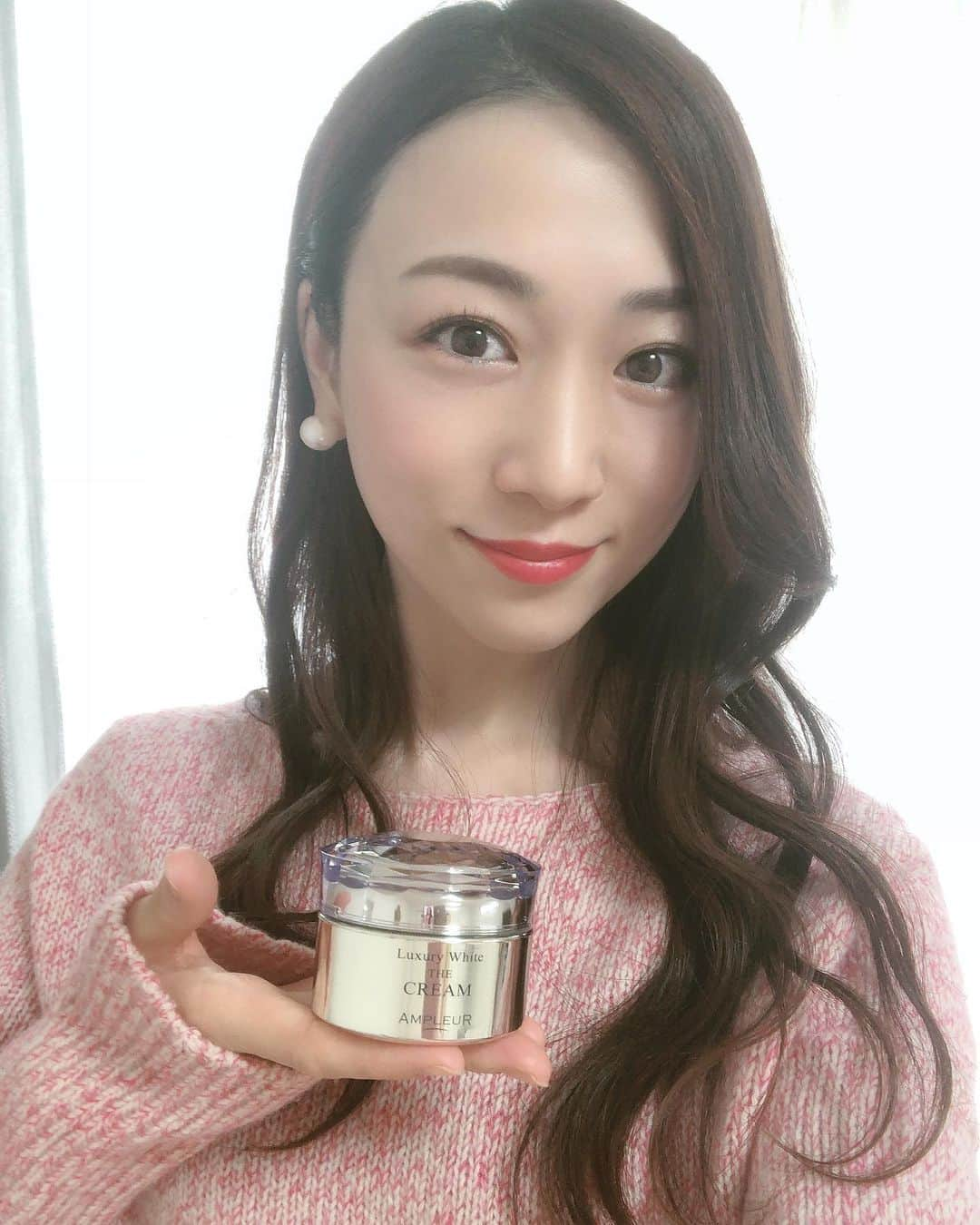 妃白ゆあさんのインスタグラム写真 - (妃白ゆあInstagram)「お早うございます♪ . my favorite new cream 🎀✨ . . 詳しくは次のpostで😋❤️ . . 今日も良い一日を✨ . #アンプルール #アンプルール最高峰 #ハイドロキノンクリーム #PR #ampleur #スキンケア#skincare #ドクターズコスメ #コスメ」12月22日 8時48分 - yua_hishiro