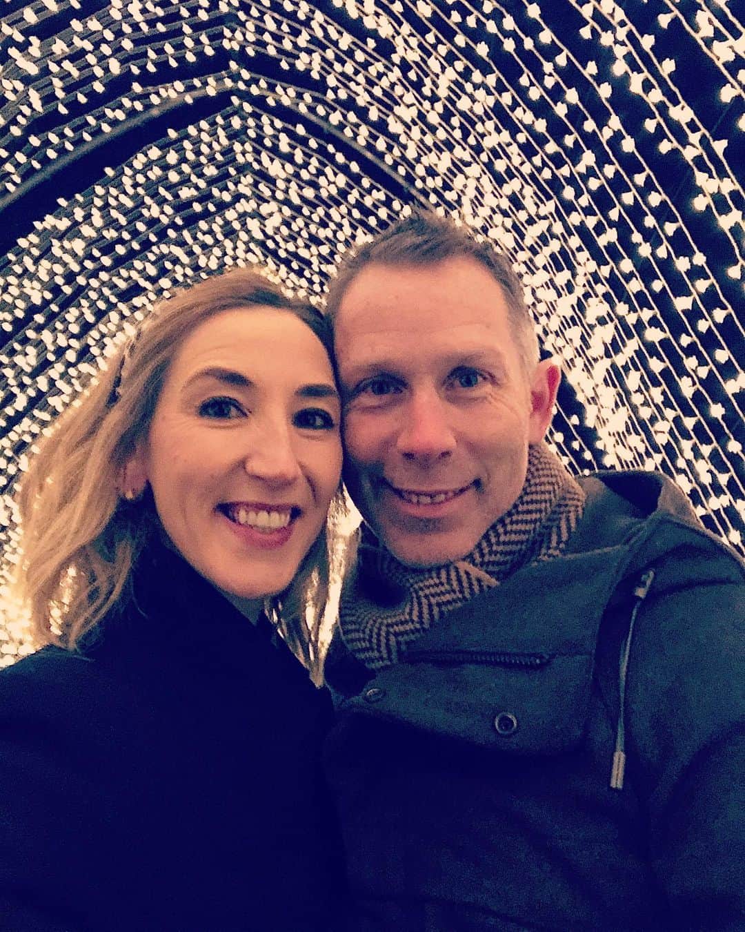 シネイド・ケアーのインスタグラム：「Christmas stroll in Edinburgh Botanic Gardens🎄😊 #christmasatthebotanics #scotland」