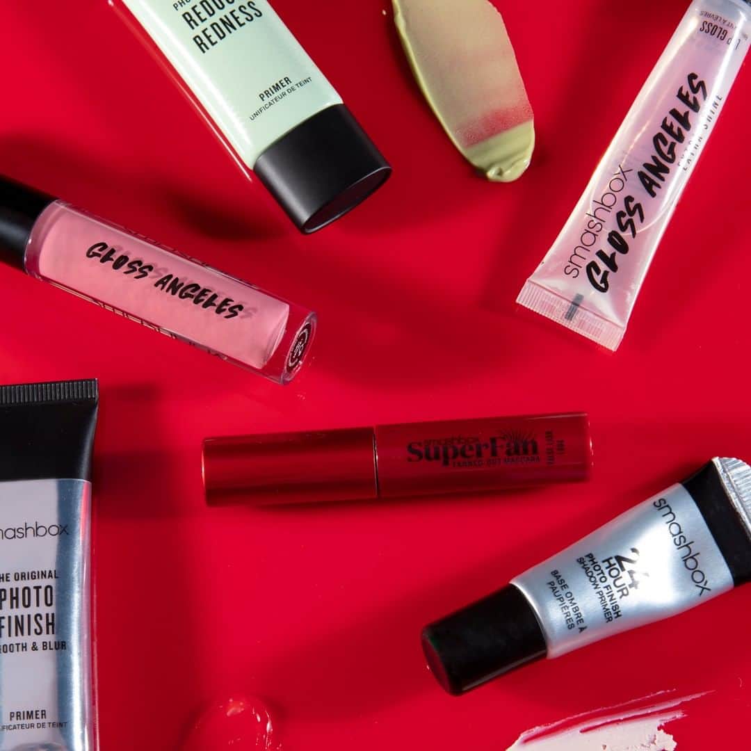 Smashboxのインスタグラム：「Good things come in small packages. 🎁Whether it's Secret Santa or breezing through the security line during holiday travel, your Smashbox favorites come in mini sizes.」