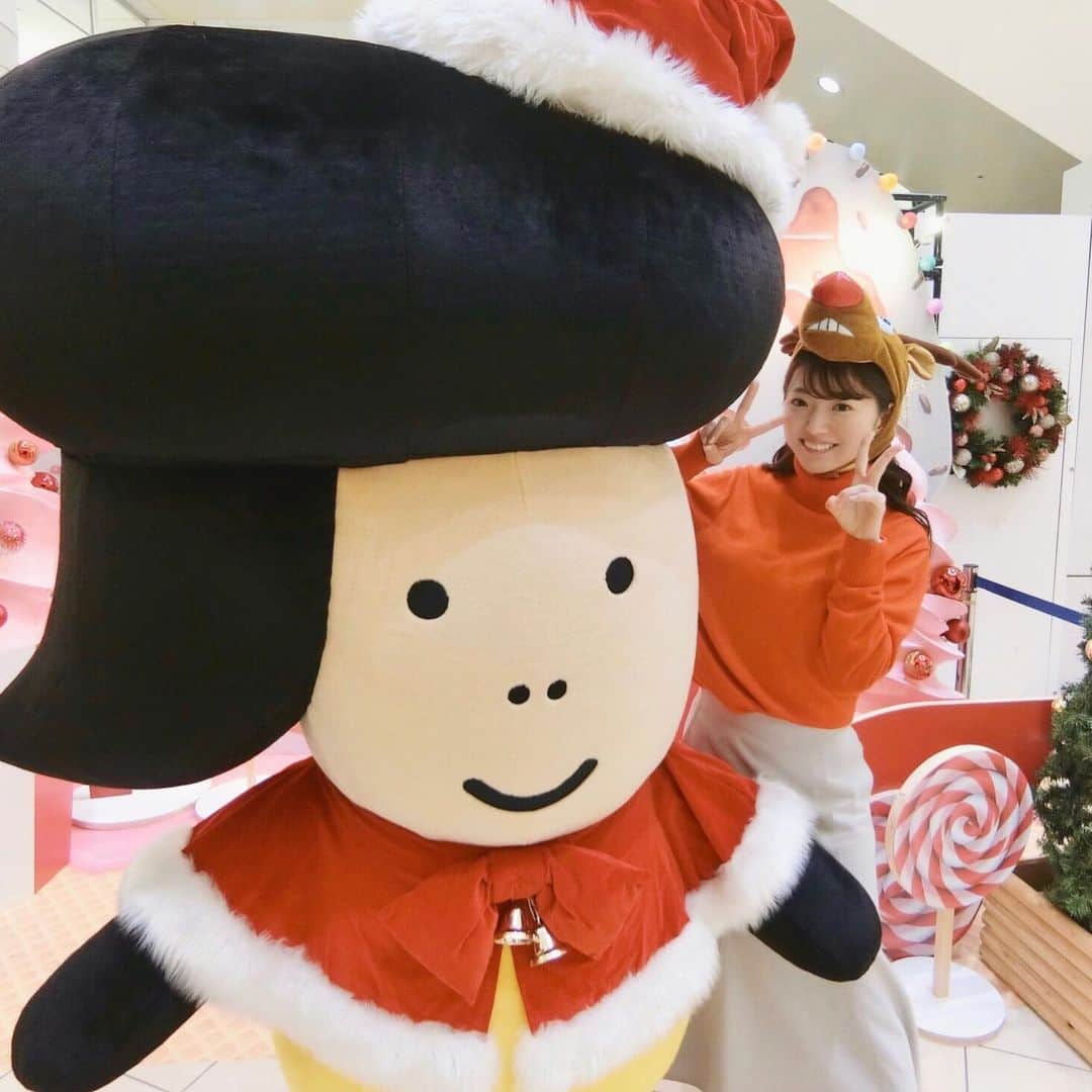 のインスタグラム：「#20191222﻿ ﻿ 石川さん(サンタver.)と🎅🏻❣️﻿ マトバサンタとマトナカイ🦌⸝⋆﻿ ﻿ *﻿ 本日、仕事納めでした。﻿ 今年も1年ありがとうございました♡﻿ ﻿ ____________________________________ #石川テレビ #ゆるキャラ #石川さん #クリスマス #サンタ #トナカイ」