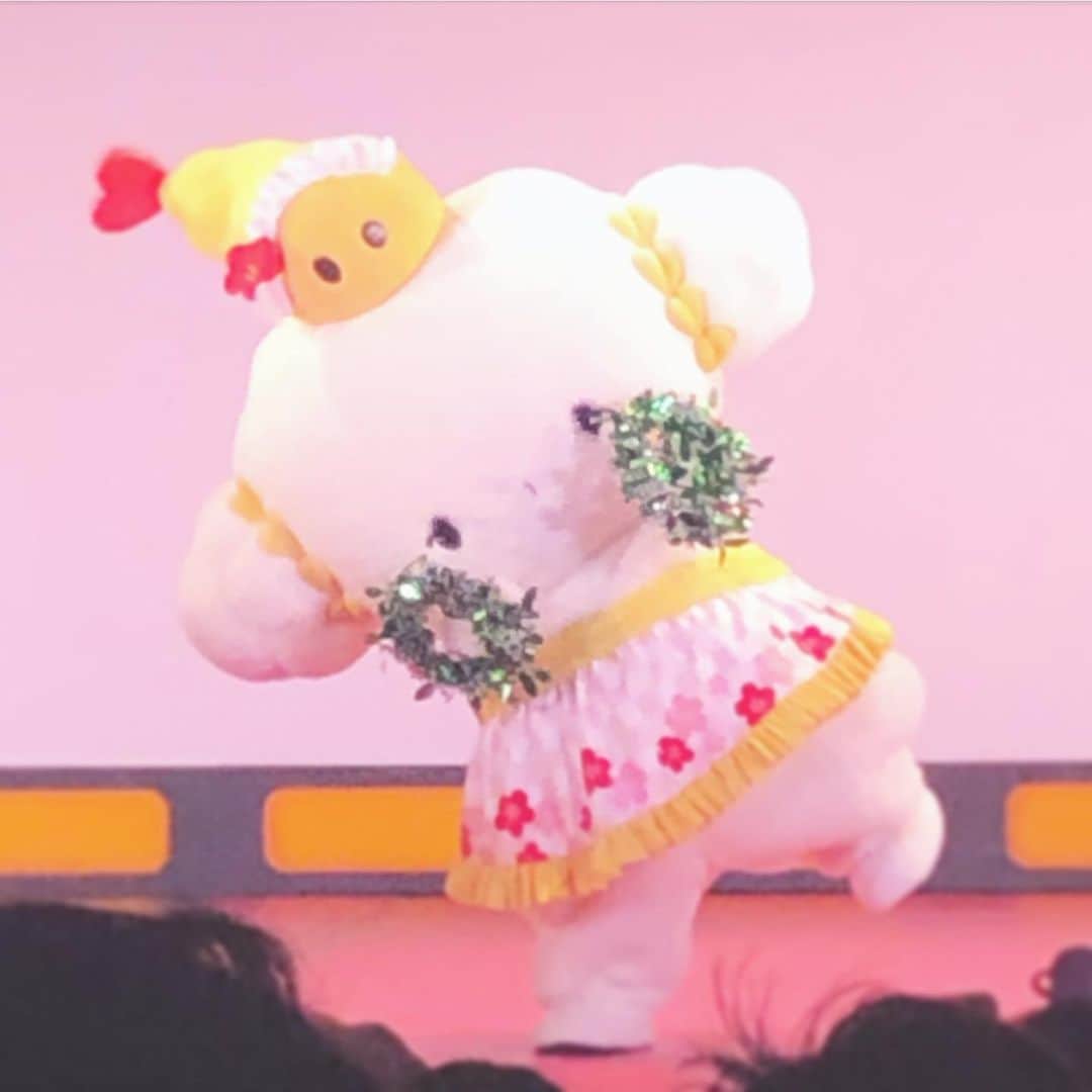 こぎみゅん（サンリオ）のインスタグラム：「. こぎみゅんのクリスマス会に来てくれたみんな、ありがとうみゅん‥♡とっても楽しかったみゅん‥♡ #こぎみゅん #クリスマス会 #ファンミーティング #サンリオピューロランド #サンリオ #sanrio #character #cogimyun」