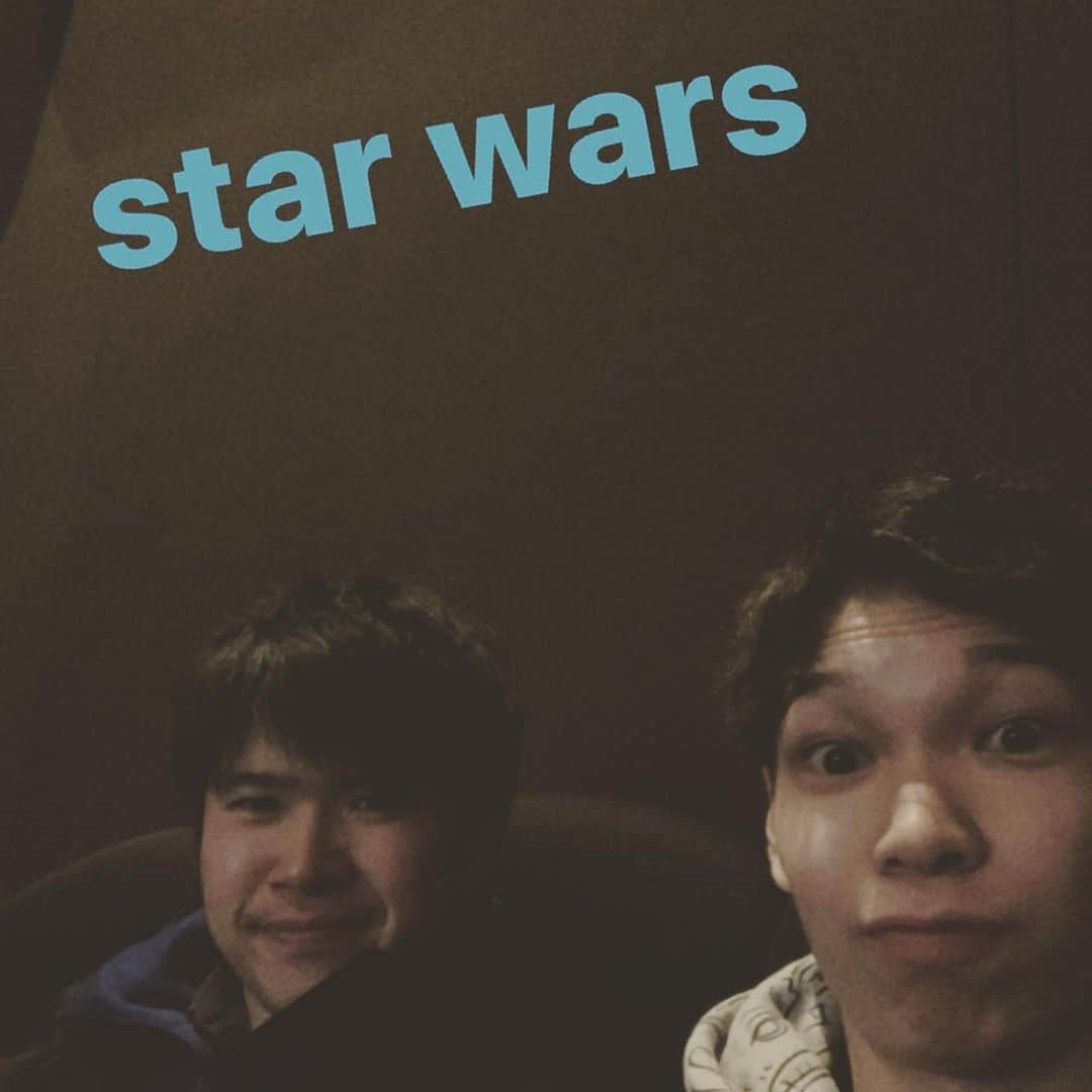 山内晶大さんのインスタグラム写真 - (山内晶大Instagram)「. . . やっと観れる😭 star wars!!! May the Force be with you . . #starwars」12月22日 20時44分 - akihiroooo1130