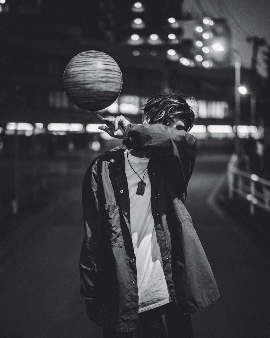 ZiNEZKAMIKAZEさんのインスタグラム写真 - (ZiNEZKAMIKAZEInstagram)「photo's by @stevegdn 🔥🔥#therising #hooporigins by #rakuten thanks for the great feedback😭🙏 set ups & wears from #AKTR 🔥🔥 #freestylebasketball #basketball #stephencurry #nba #tokyo #underratedtour2019」12月22日 20時40分 - zinez_kamikaze
