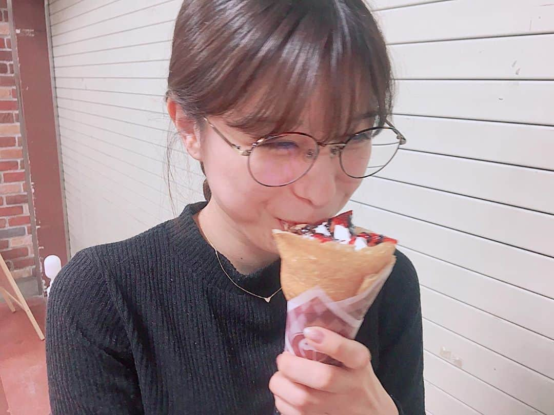 小嶋菜月さんのインスタグラム写真 - (小嶋菜月Instagram)「🍓 . . 真夜中でも気にせずクレープを食べる女です😈 . . #真夜中 #クレープ #すっぴん #でぶ #年末は太る」12月22日 20時42分 - kojimanatsuki_offical