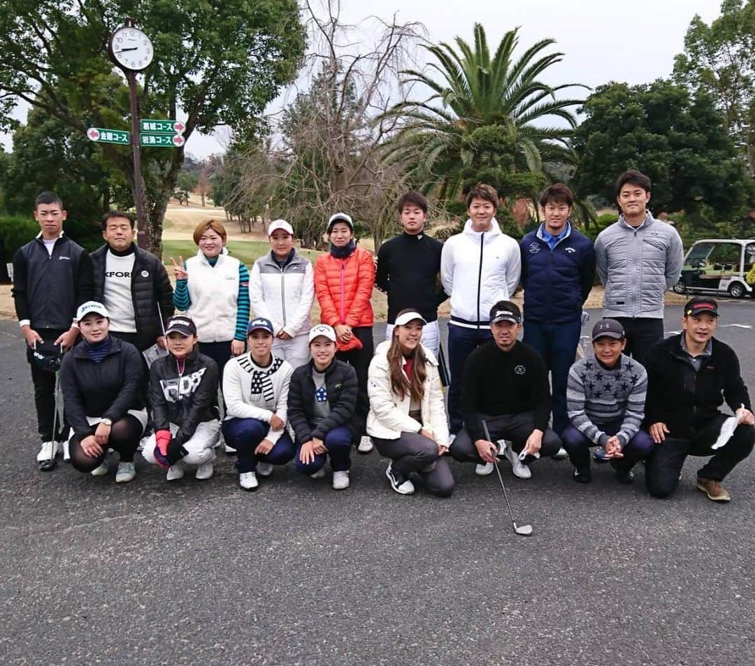 横山雄哉さんのインスタグラム写真 - (横山雄哉Instagram)「今日はいつもお世話になっているNクリニックのゴルフコンペでした！ 僕が手術して、投げれるようになったのもNクリニックの治療があったからです。 日頃の感謝の気持ちを伝えるかことができました！ 1年間ありがとうございました。  からの、いきなりステーキ ３５０グラム完食。  #Nクリニック #泉ヶ丘カントリークラブ #いきなりステーキ #岩貞祐太 #望月惇志 #高橋遥人 #横山雄哉 #野球グリップ覚醒」12月22日 20時42分 - yuya_yokoyaaaman