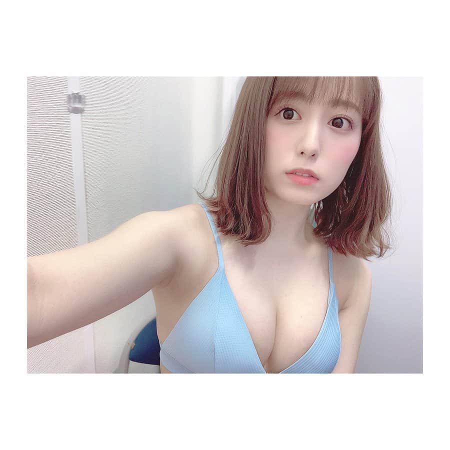 前田美里のインスタグラム：「DVDイベント。 ありがとうございました！！！ . いつもいつもあっという間の1時間。とても楽しい時間でした。 . 水着は日向坂カラー！と初めての黒。💭👗 . #グラビア #グラビアアイドル #イベント #水着 #お尻 #gravure #instagravure #photo #idol #hip #japanesegirl #follow #followｍe」