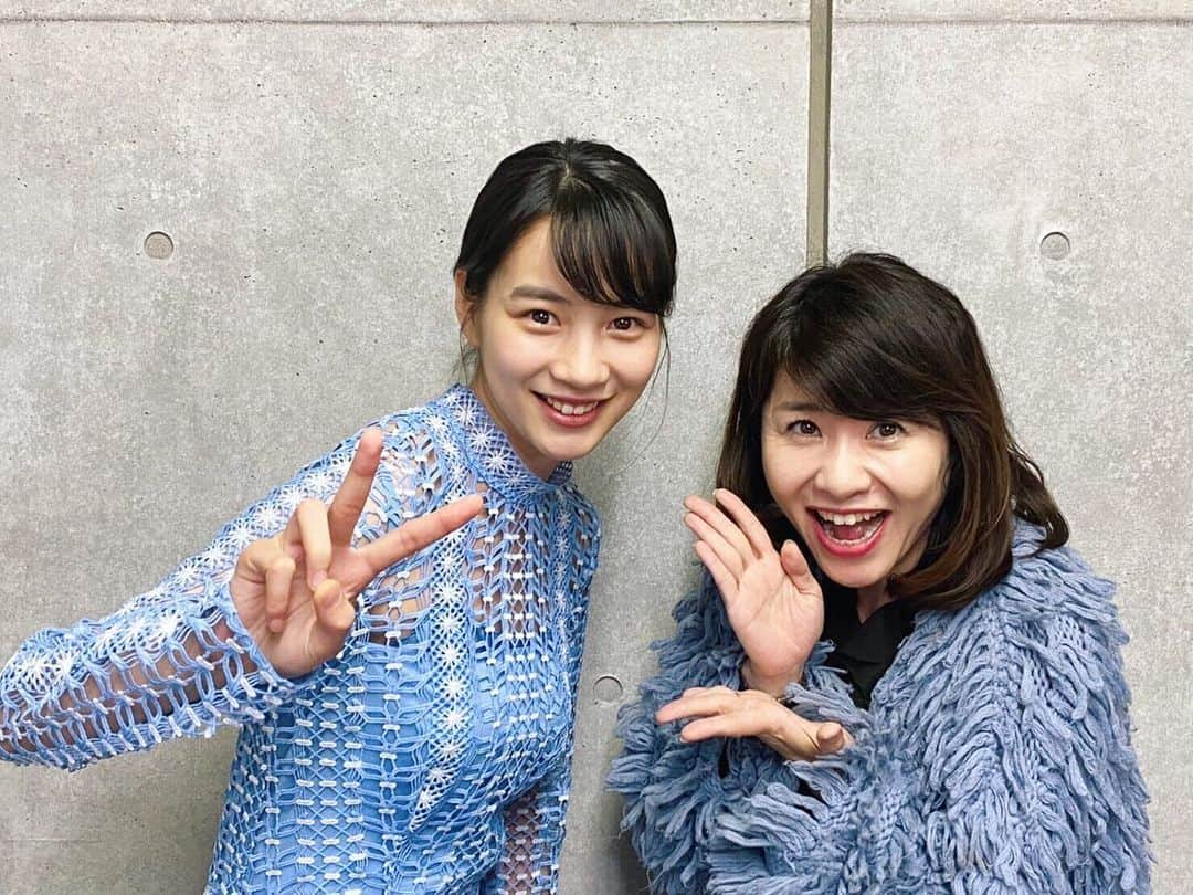 のん（能年玲奈）さんのインスタグラム写真 - (のん（能年玲奈）Instagram)「昨日は、この世界のさらにいくつもの片隅に、キャスト勢ぞろいでした。凄い！緊張した。 もう観てくださった方もいらっしゃるでしょうか。新しいシーンが付けたされ、別の作品、新作として送り出せる映画ができました。片渕監督、本当に凄いですね…！改めて、素晴らしい作品に参加させていただけたなと嬉しい気持ちでいっぱいになりました。 皆さんぜひ、劇場に観に来てくださいね。 #いくつもの片隅に #上映中」12月22日 12時20分 - non_kamo_ne