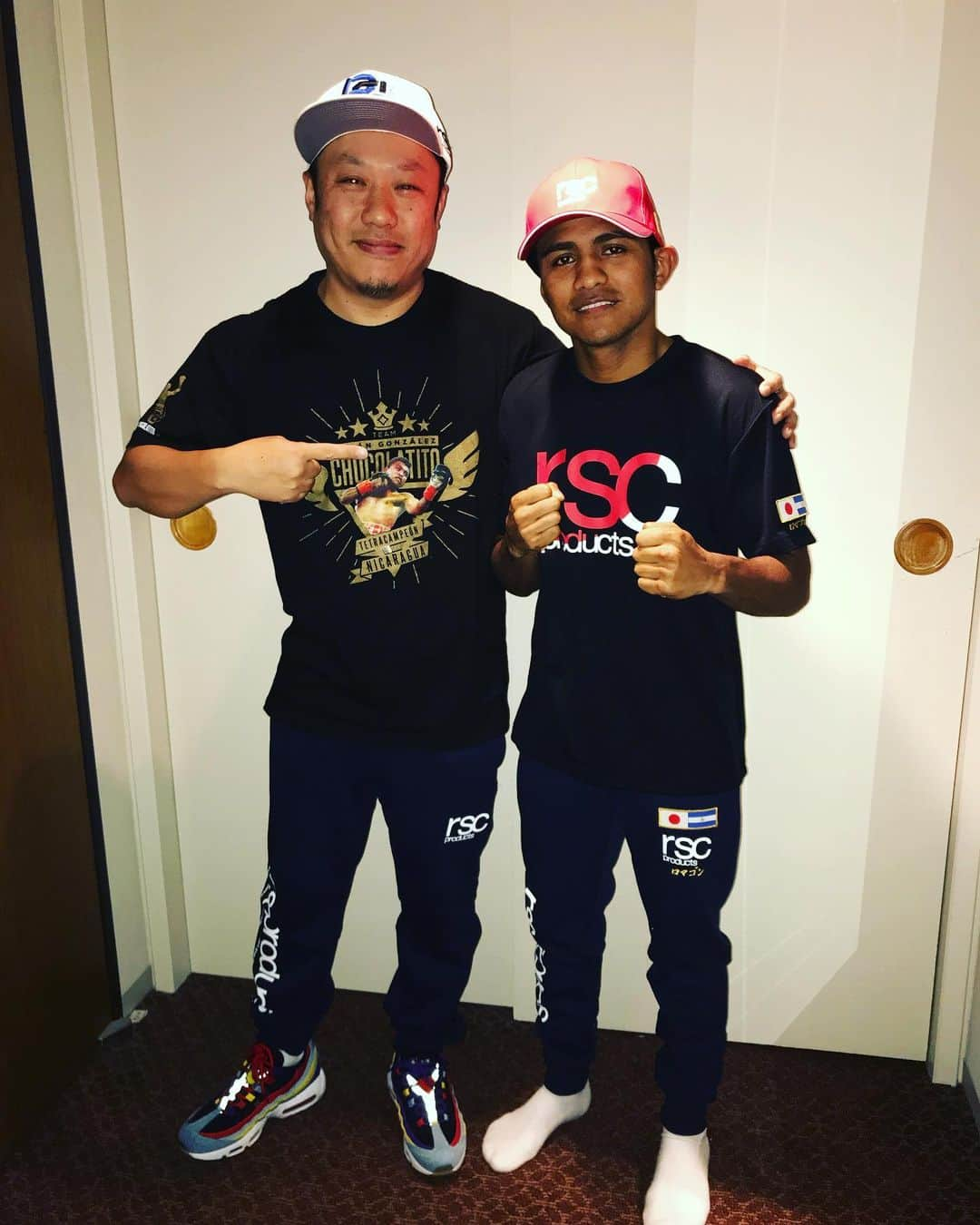 ローマン・ゴンサレスさんのインスタグラム写真 - (ローマン・ゴンサレスInstagram)「Mi hermano @hirokikanaoka39 Gracias por la visita y por todos tus detalles, eres una persona increíble y te queremos mucho. Team RSC x Team CHOCOLATITO #rsc #kyodai #micasasucasa 🔥😎🙏🏾」12月22日 12時45分 - chocolatito87