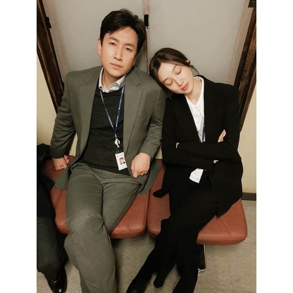 チョン・リョウォンのインスタグラム：「. 하루만 더 기다리면- 검사내전.❤️ 내일 9:30 jtbc에서 만나요. #사진by김프로」