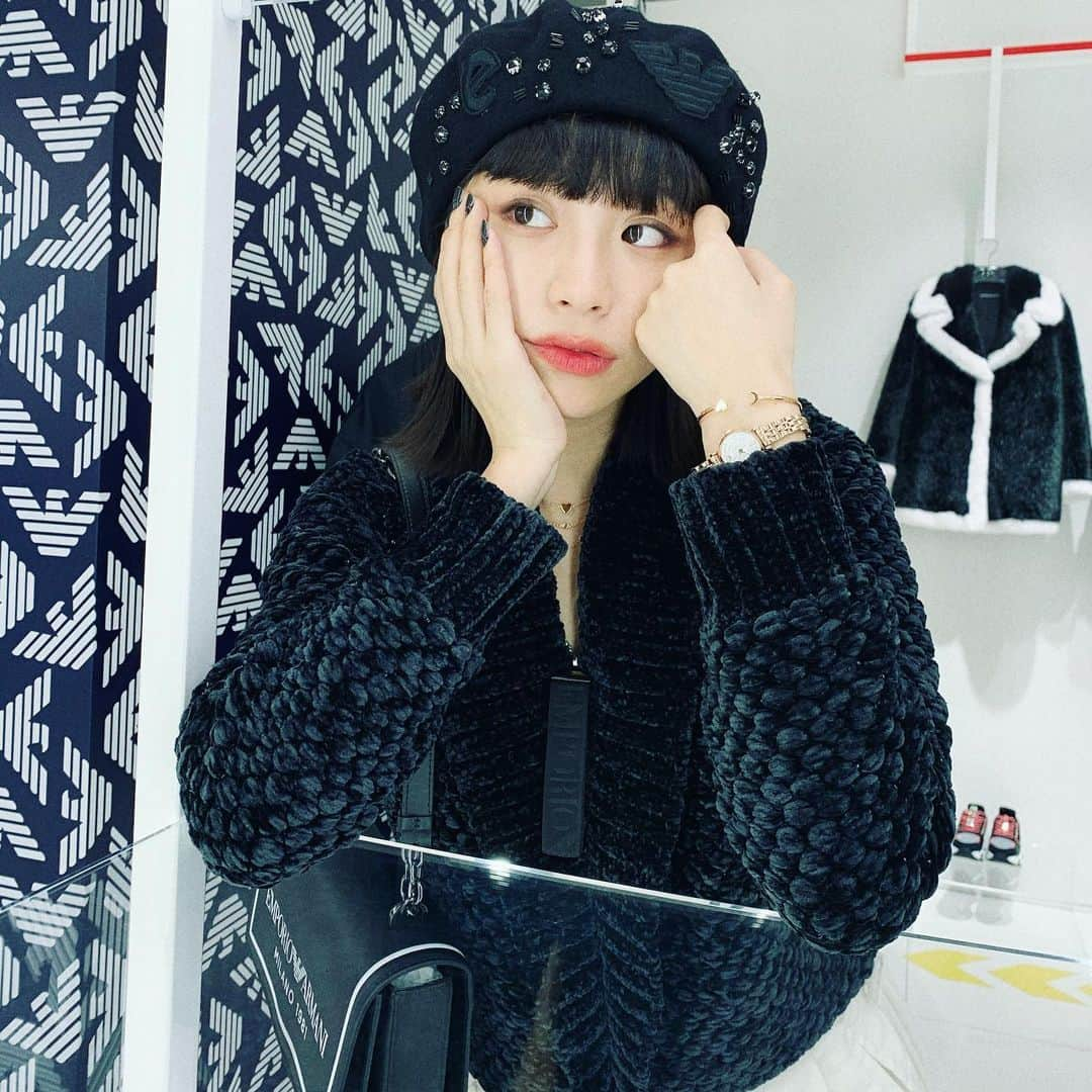 る鹿さんのインスタグラム写真 - (る鹿Instagram)「いつも頑張ってる自分に早めのクリスマスプレゼントを！💎⌚️🧏‍♀️ #armani  #armanigift #eajewellery  #EAWatch」12月22日 13時47分 - luluxinggg