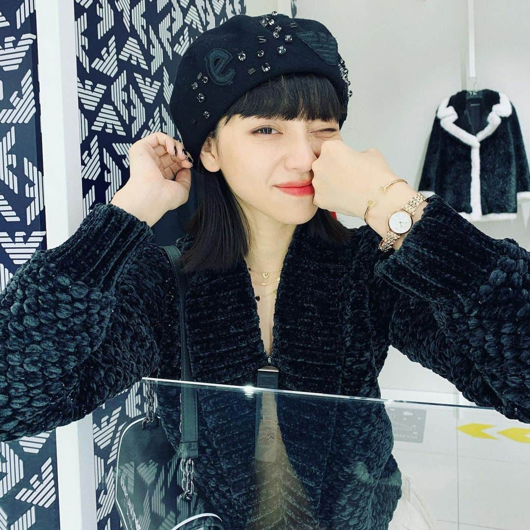 る鹿さんのインスタグラム写真 - (る鹿Instagram)「いつも頑張ってる自分に早めのクリスマスプレゼントを！💎⌚️🧏‍♀️ #armani  #armanigift #eajewellery  #EAWatch」12月22日 13時47分 - luluxinggg