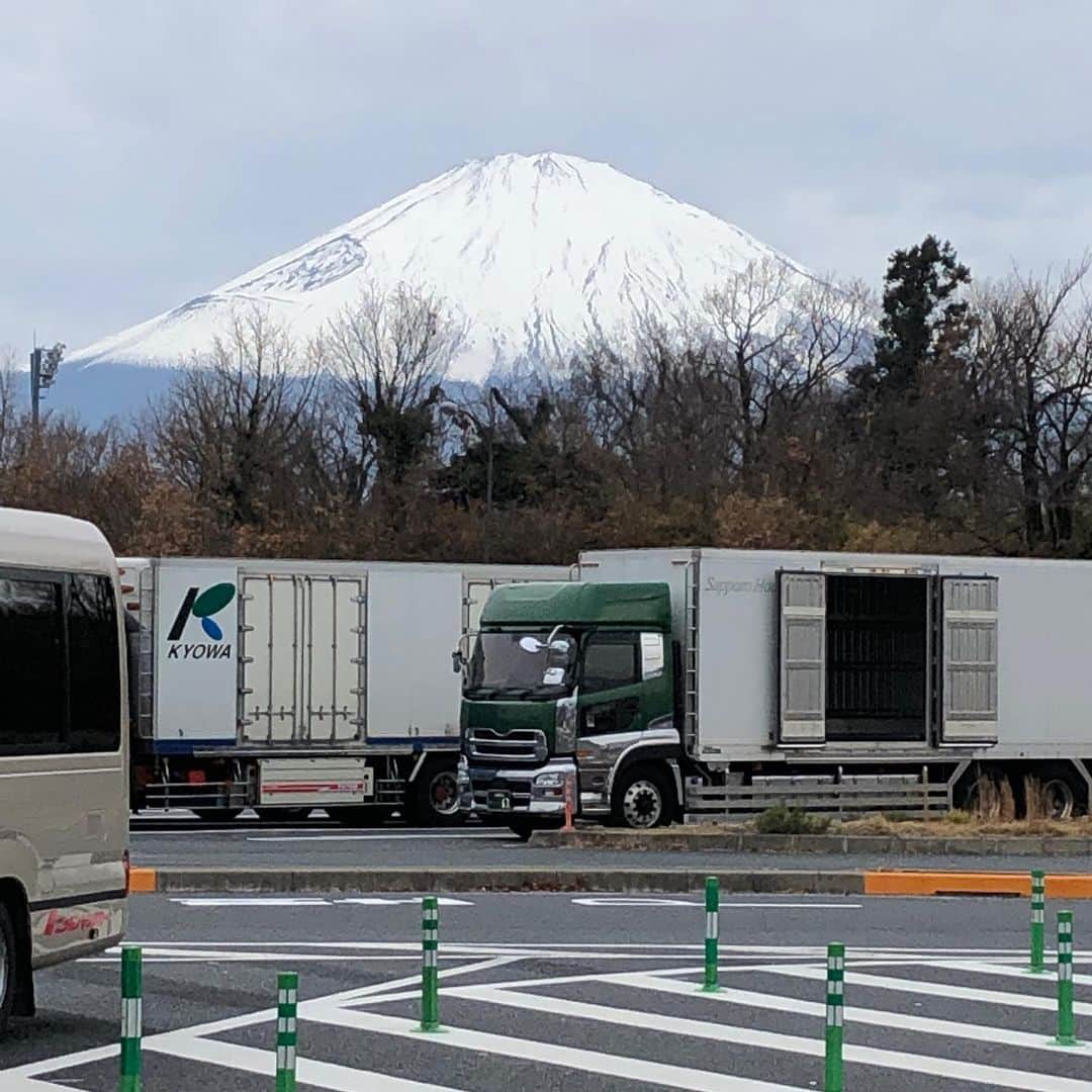 二上美紀子（GAMI）のインスタグラム：「今日も雄大な富士山に圧倒されたわ  16時から名古屋東スポーツセンターおまちしてます  #wavepro」