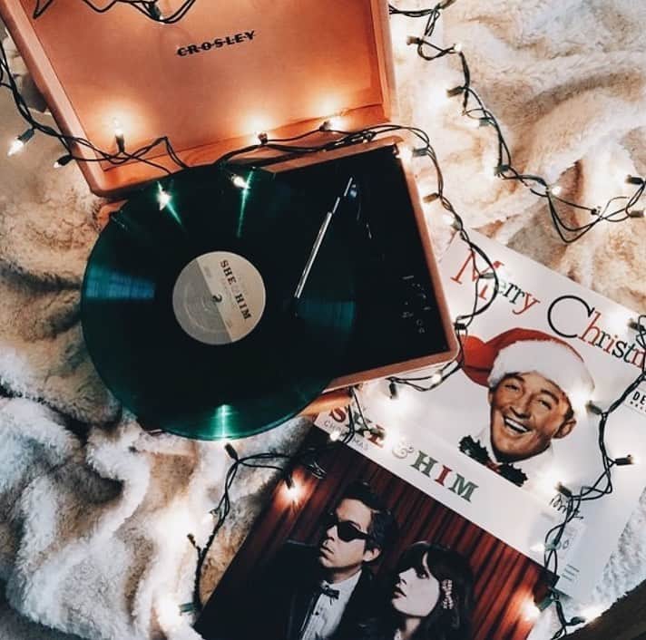 のインスタグラム：「Christmas vibes on this Saturday night 👌🏼#christmas #christmasvibes」