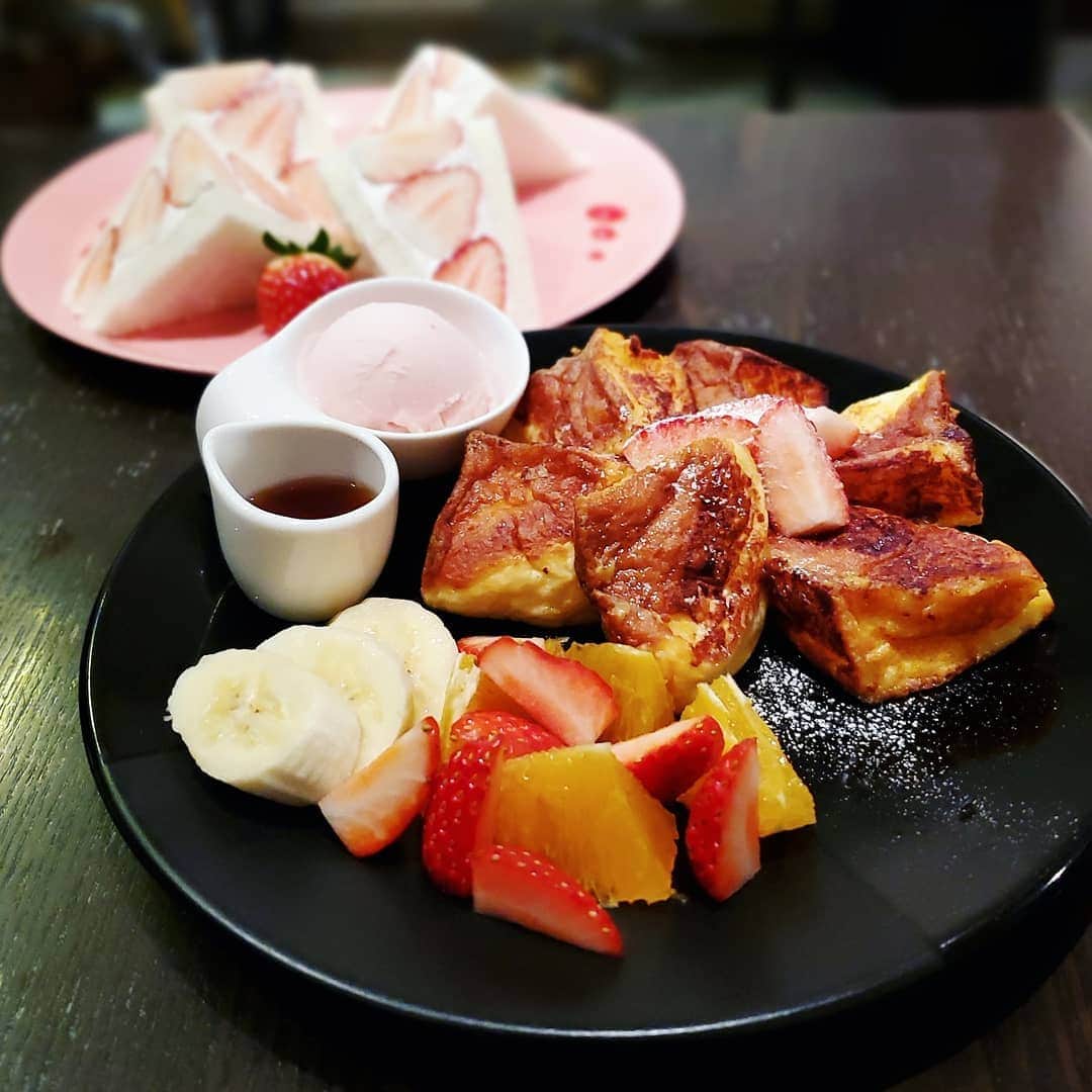 ミスター黒猫（黒猫仙人）のグルメインスタ