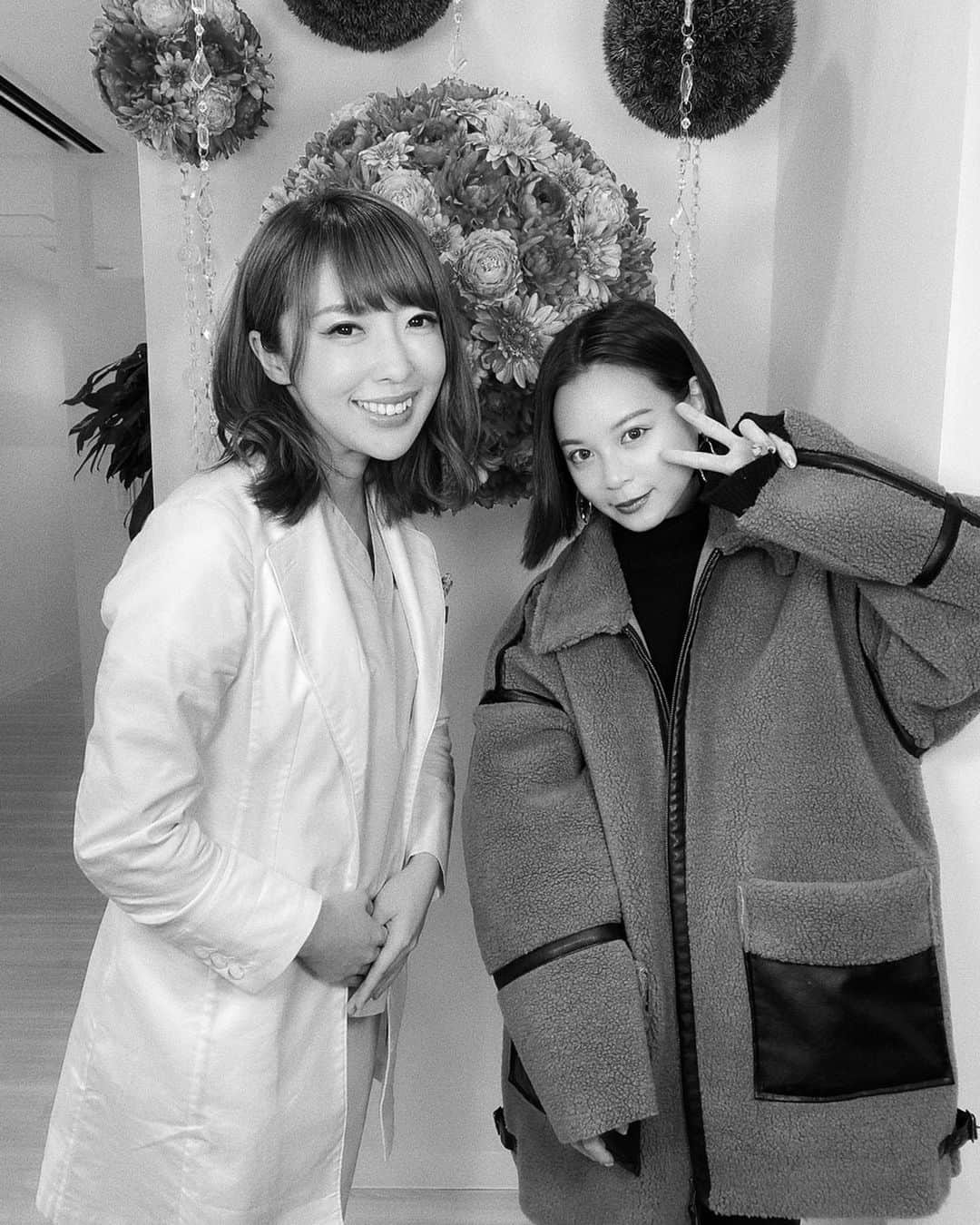 斎藤有沙さんのインスタグラム写真 - (斎藤有沙Instagram)「どこ行ってもチャイ☃️笑 ㅤㅤㅤㅤㅤㅤㅤㅤㅤㅤㅤㅤㅤ そうそう！ DMでも質問いただいていた、医療脱毛👩🏻‍⚕️ 初めての医療脱毛で、かなりドキドキ…🥺 周りから、医療脱毛は痛いから覚悟しておいた方がいい！ と言われていたので😨笑 ㅤㅤㅤㅤㅤㅤㅤㅤㅤㅤㅤㅤㅤ なんですが！初めてやってみた感想… 全然痛くない！😳✨ ㅤㅤㅤㅤㅤㅤㅤㅤㅤㅤㅤㅤㅤ なんか機械が上を通っているなぁ〜という感じ！ VIOとか、絶対に痛い！と思って覚悟していましたが 全く痛くなくて！！拍子抜けでした🤣笑 ㅤㅤㅤㅤㅤㅤㅤㅤㅤㅤㅤㅤㅤ 今回施術した所は#東京中央美容外科池袋院 ☺️ 最新の脱毛機器を使っているから痛くない！ 月一で脱毛できるとのことで 来月も予約いれてきましたー！🕺🏻✨ 夏までには脱毛終わらせたいな🌞」12月22日 15時36分 - i_am_arinko