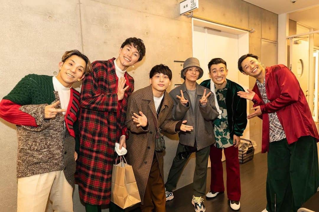 和田颯さんのインスタグラム写真 - (和田颯Instagram)「昨日は「メリーオドリマX'mas」に行ってきました！やはり師匠達はカッコ良かったです🤦‍♂️🤦‍♂️ダンスうまーーーーー😩て一生なってました笑 どんどん進化していく師匠達についていけるようもっと頑張ります🔥あーダンス上手くなりたい！！ #stkgz #オドクリ #アレクサ電気消して」12月22日 15時36分 - da_ice_hayate_wada