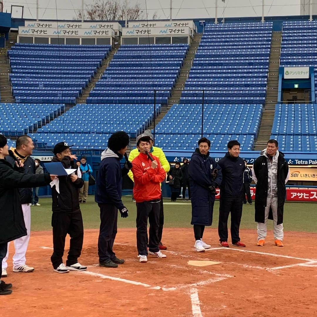 上田剛史さんのインスタグラム写真 - (上田剛史Instagram)「よしもとエンジョイベースボールに参加させて頂きました^_^ 来年は優勝しま〜きの🤪」12月22日 16時18分 - tsuyoshi50