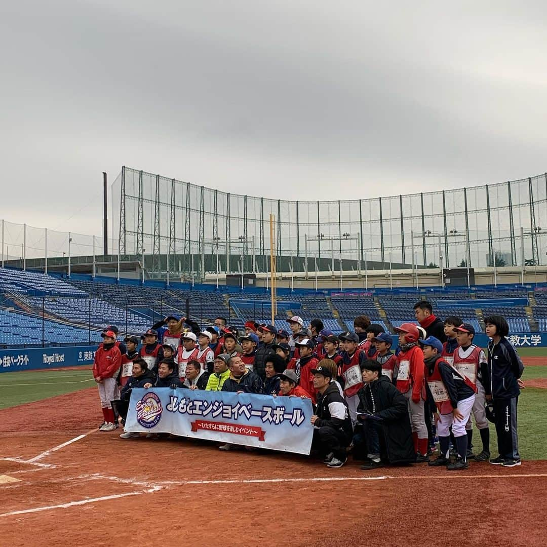 上田剛史さんのインスタグラム写真 - (上田剛史Instagram)「よしもとエンジョイベースボールに参加させて頂きました^_^ 来年は優勝しま〜きの🤪」12月22日 16時18分 - tsuyoshi50