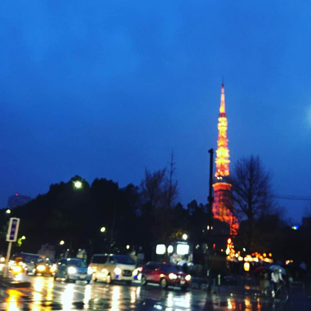 川江美奈子さんのインスタグラム写真 - (川江美奈子Instagram)「外国みたいな 昭和の頃みたいな 雨の街角  #tokyotower🗼」12月22日 16時52分 - minakokawae