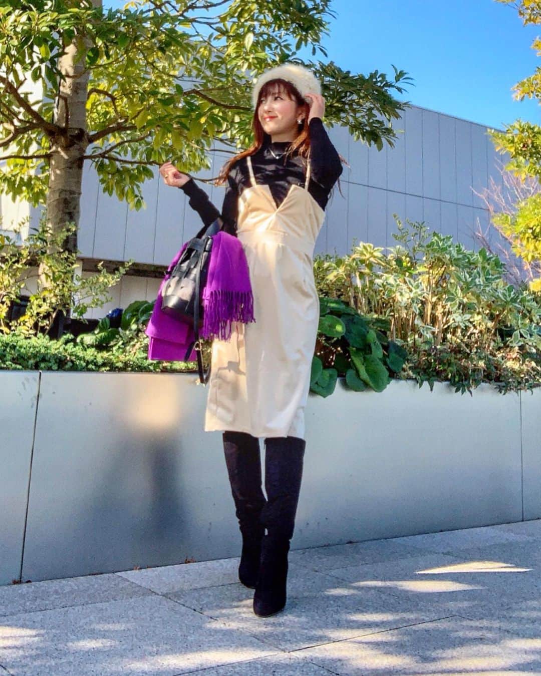 のインスタグラム：「💟💟💟 . この前ヘッドスパとフットバスと 水素浴が一緒に出来る サロンに行って来たの💓💞 男性にもお勧めしたいから 今度レポするね౽✍ . . @7things.official のセットアップは 形がとっても綺麗で着痩せ効果あり❤️ インナー変えても着回しきくし 何よりプチプラなのに可愛い👼🏼💫💕 . . 👜は最近こればっか使ってる @tottie_bag #トッティ . 👢は大好きな @reedit_official . . . . . #ファッション#コーデ#シンプルコーデ #きれいめコーデ#きれいめファッション #着回しコーデ #プチプラコーデ #プチプラファッション #40代コーデ  #40代ファッション#今日のコーデ#セットアップ#ワンピース #ワンピースコーデ  #ファーバッグ#エレガント#韓国ファッション#セレクトショップ#shoestagrammer第4回募集 #アウトレットシューズ#ポートレート#服好きな人と繋がりたい #おしゃれさんと繋がりたい #インフルエンサー ✩ ⋆ ✩ ⋆ ✩ ⋆ ✩ ⋆ ✩﻿ ⋆ ✩ ⋆ ✩﻿ 見て下さった方 (*´︶`*)♡Thanks!💟💟💟💟💟💟」