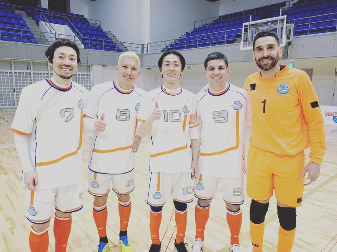 滝田学のインスタグラム：「12月22日(日) 放送 #やべっちFC 毎年恒例の #ガチンコフットサル対決に今年も出させてもらいましたー！  いやー！今年はかなり激しかった！！結果もお楽しみに！！ 相当楽しかった！！ 乞うご期待！ ・・・ #やべっちFC東京五輪最終予選直前SP は深夜０時〜の20分拡大放送！」