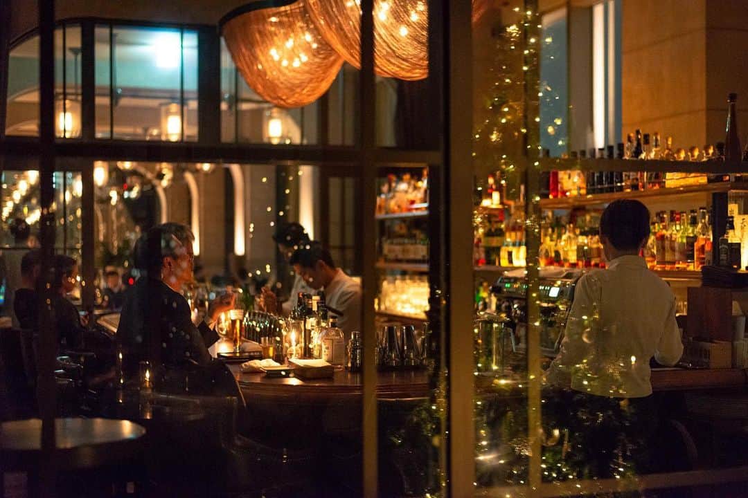 のインスタグラム：「. A night like this should be every night. _ #thebarjwhart #ohk_xmas #クリスマス  #神戸 #omotenashihotels #orientalhotelkobe #orientalhotel #オリエンタルホテル #オリエンタルホテル旧居留地 #旧居留地」