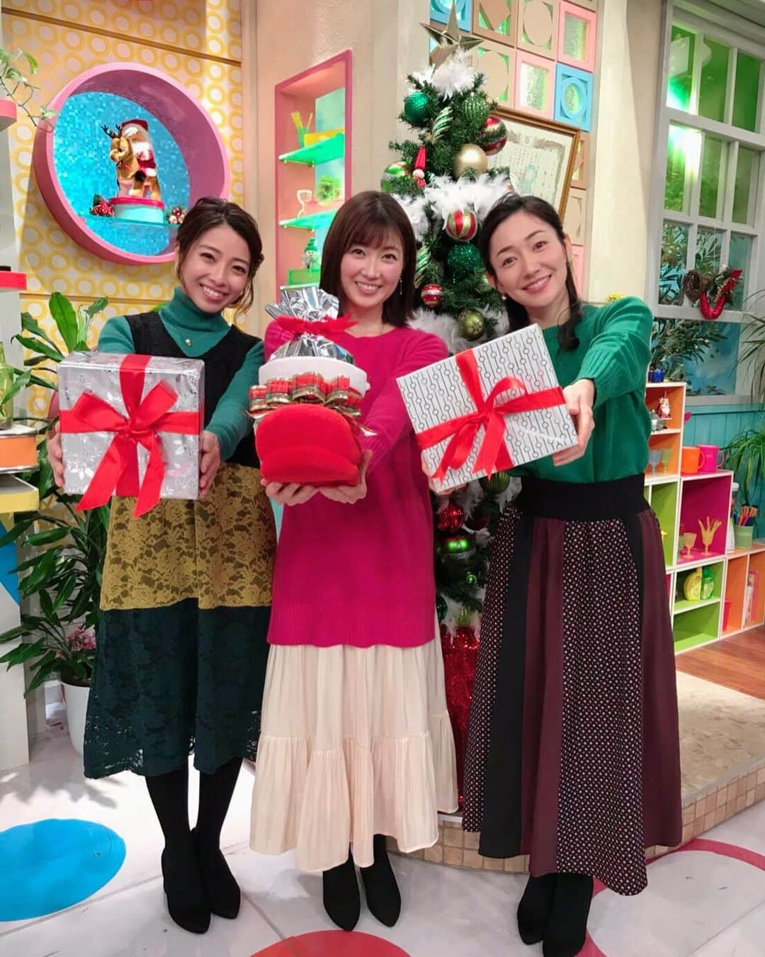 山口実香さんのインスタグラム写真 - (山口実香Instagram)「もうすぐXmasですね🎄✨ 「プレゼント交換してるなう」に使っていいよ🎁#おはよう朝日土曜日です #xmas」12月22日 18時34分 - yama.mikan