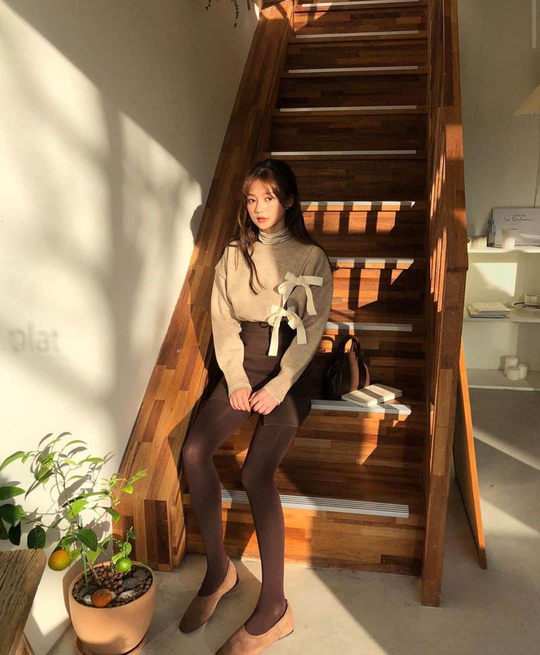 Chuuのインスタグラム：「넘 귀여운 리본디테일✨츄멤님들 주말 마무리는 잘하고계신가요💕💕#chuuseoul」