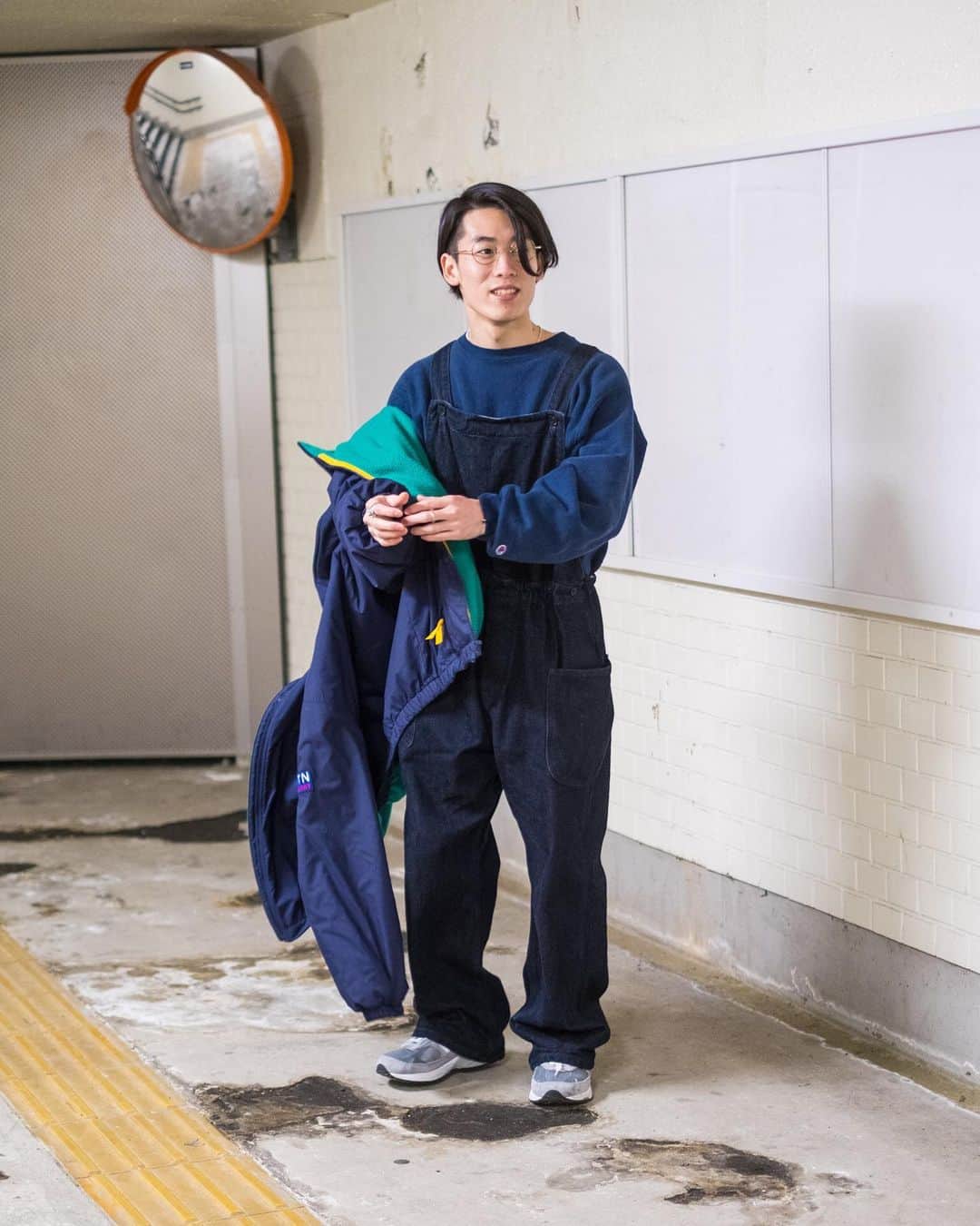 yukiのインスタグラム：「ㅤㅤㅤㅤㅤㅤㅤㅤㅤㅤㅤㅤㅤ ReverseWeaveにhatskiのオーバーオール ジャケットはOLD GAP いい感じにダサくなってると信じる 髪の毛はうざい長い」
