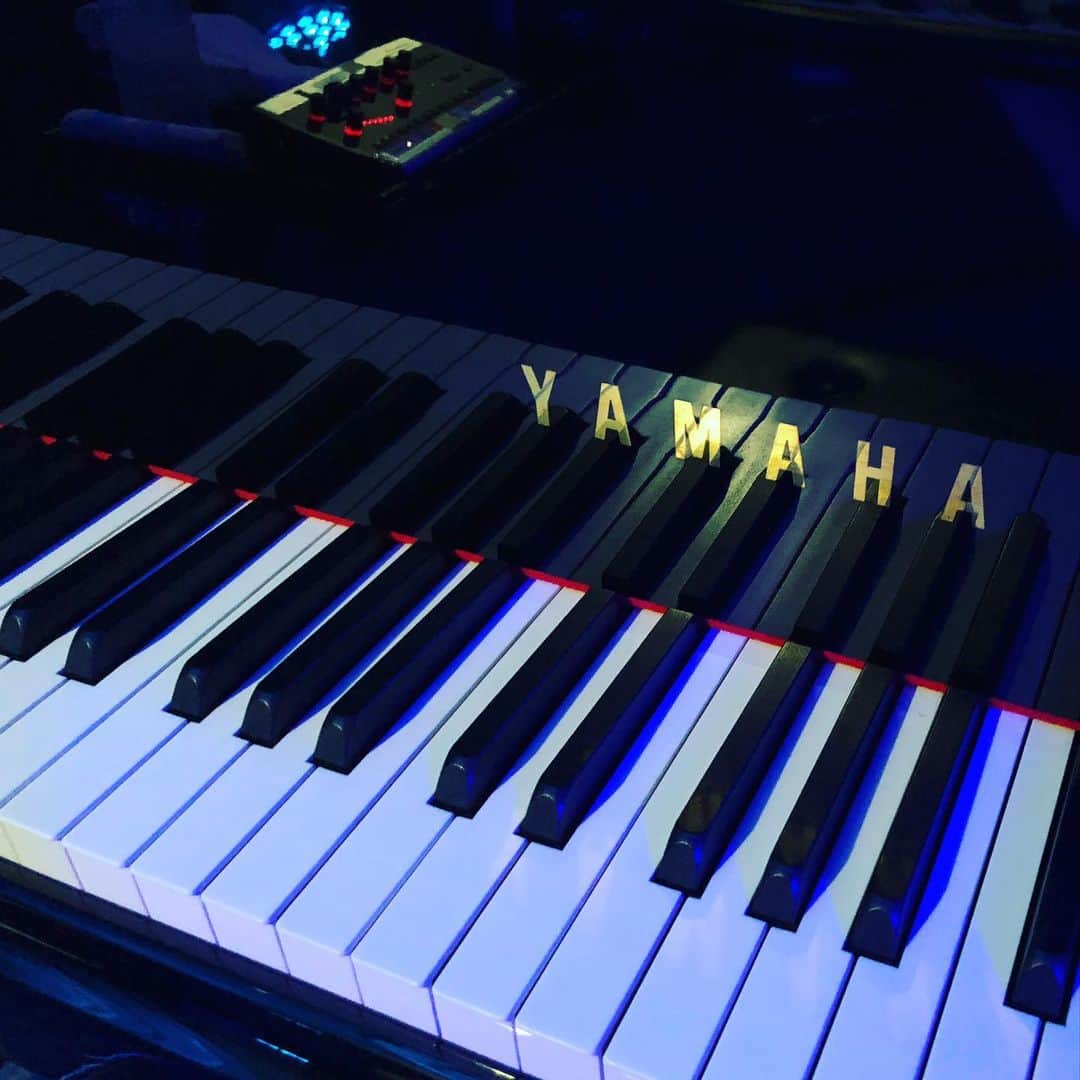 上杉洋史のインスタグラム：「5599682 C5 #piano #yamaha #venue #todayspiano #instapiano #pianophotography #iwasakihiromi #concert」