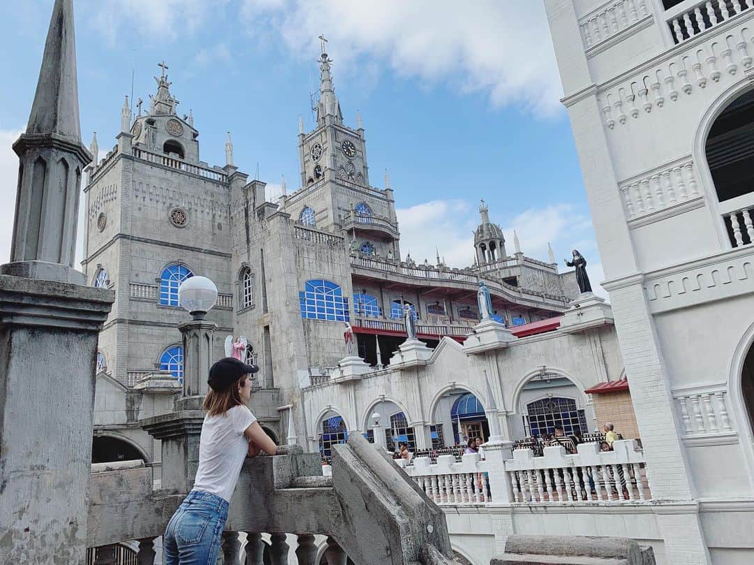 柳めぐみさんのインスタグラム写真 - (柳めぐみInstagram)「. . I went to the Simala Church today. It is one of the places I wanted to go in the Philippines. It was like a castle,beautiful and romantic.... . #cebu留学 #始めての留学 #better_cebu #セブ留学日記 #マギーのセブ留学珍道記 記」12月22日 18時51分 - yanameguchan