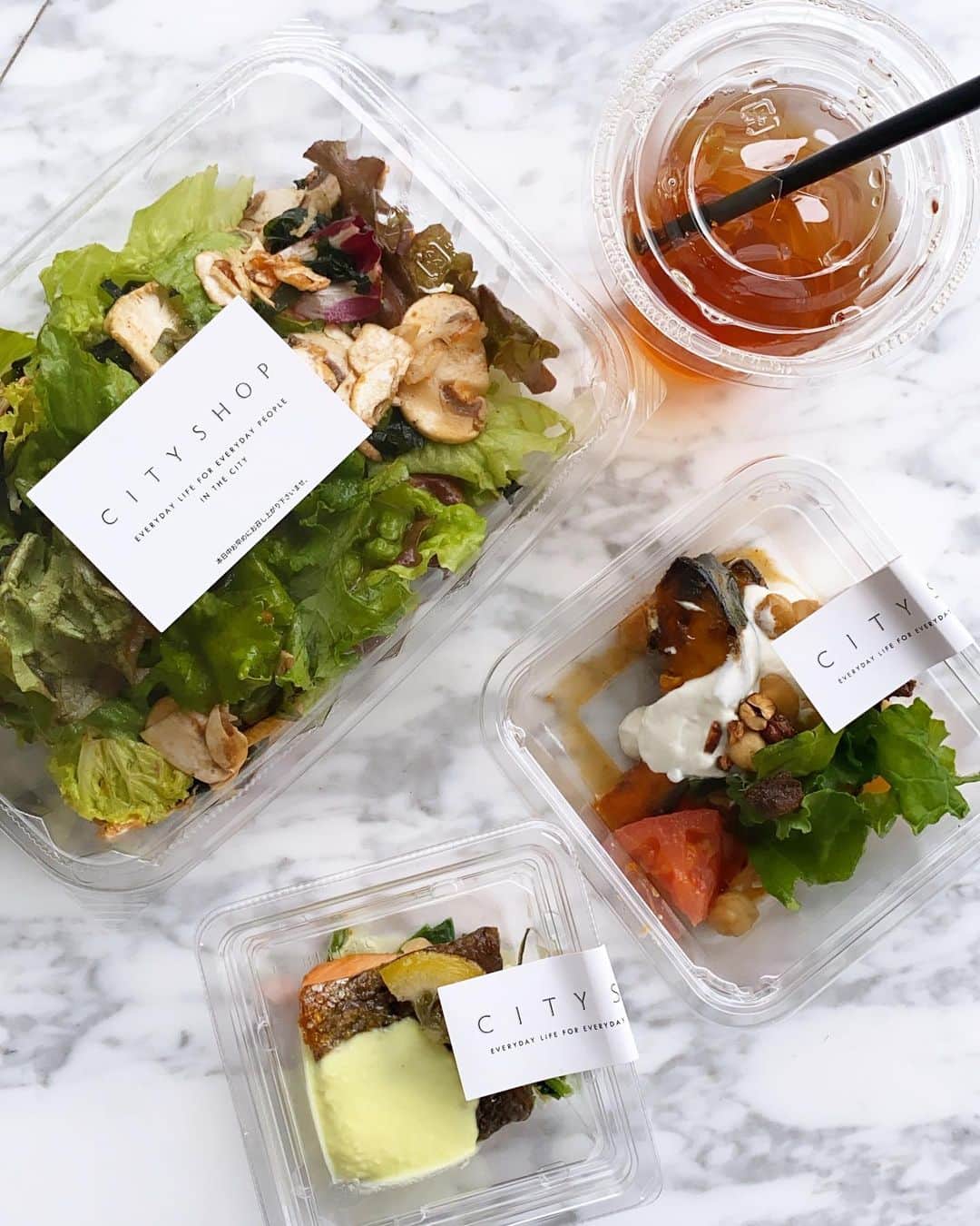 のインスタグラム：「今日は cityshop を テイクアウト😋💕🥗 デリが美味しくてこまっちゃう🤢 . #cityshop」
