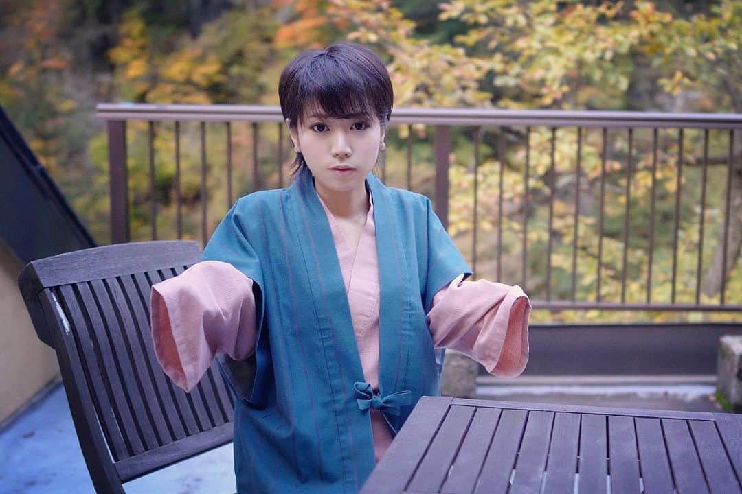 スーパーナブラのインスタグラム：「． ． お宿の方に撮影をお願いしていたら 「マスク取り忘れてますよ？」と とっさに言われたので なすすべなく取ってしまいました😅 ． 一部始終は動画の最後で💦 ． 🍜おしらせ🍜 温泉動画をYouTubeで公開中です！ Instagramの自己紹介欄中のURLか YouTubeでスーパーナブラと検索して ぜひみてくださいね💕 ． #富山#温泉#秘湯の会#登山#雪山 #黒部#風景#海#温泉#旅館#ホテル #グルメ#露天風呂#GW#車中泊#和食 #景色#釣り#ブラックバス#トロッコ #発見#おでかけ#女子旅#ツーリング#魚 #自然#釣り#釣りガール#YouTube#旅 ． 前回のInstagramとYouTubeのコメントに ご返信中のためコメントオフにしています」
