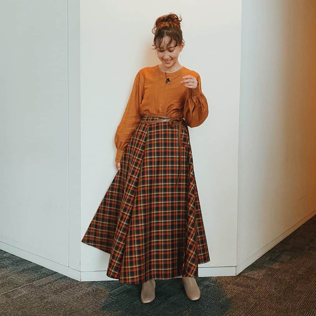 河北麻友子さんのインスタグラム写真 - (河北麻友子Instagram)「FASHION TOP&SKIRT: Uhr BOOTS: DIANA JEWELRY: STAR JEWELRY GIRL& STAR JEWELRY #FASHION #衣装」12月22日 19時14分 - mayukokawakitaofficial