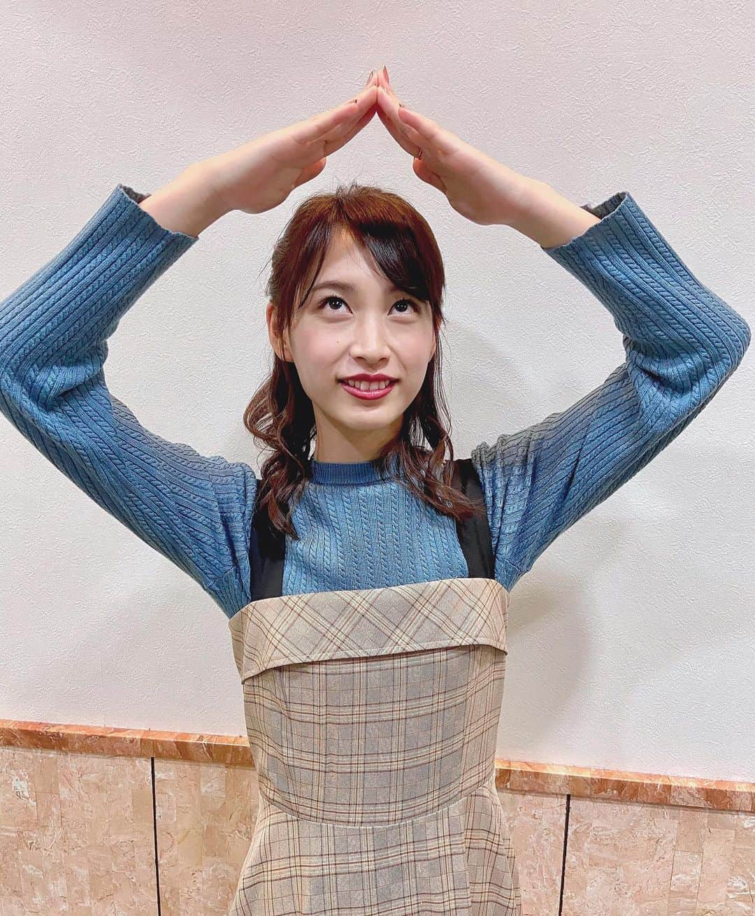 鈴元まいさんのインスタグラム写真 - (鈴元まいInstagram)「昨日は #王様のブランチ 年内最後の放送でした！﻿観てくださった方ありがとうございます🐬﻿ また来年もよろしくお願いします☺️💖﻿ ﻿ 衣装は @eclin_official﻿ クリスマスなのでツリーのポーズ🎄笑﻿ ﻿ #eclin #エクラン」12月22日 19時16分 - mai_suzumoto