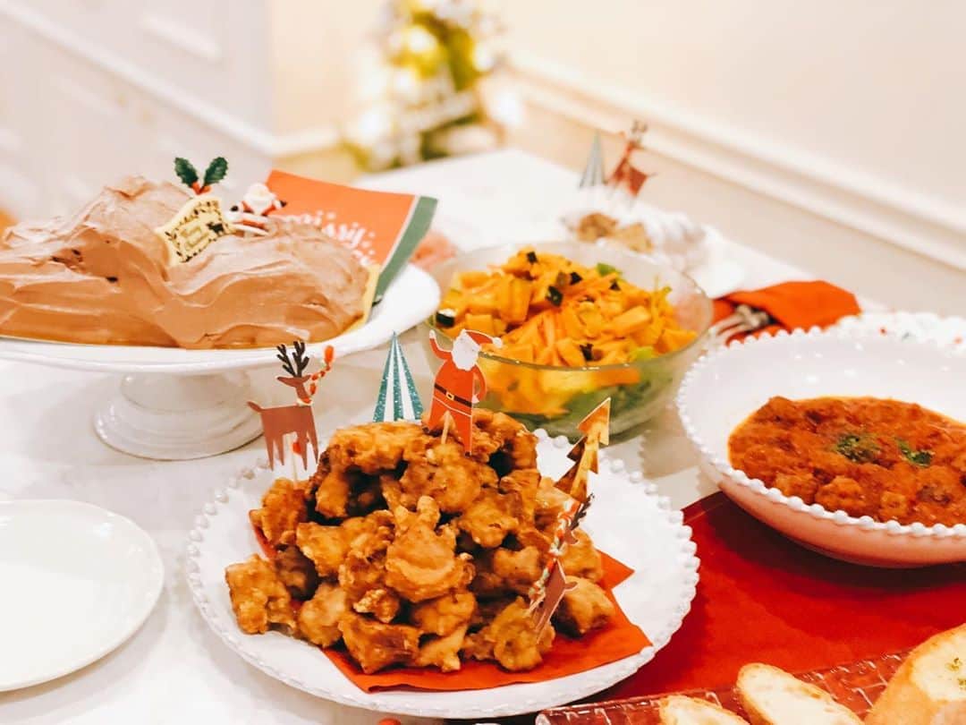 篠田麻里子さんのインスタグラム写真 - (篠田麻里子Instagram)「家でクリスマス🎄パーティ🤶サンタさん来た🎅🤣 #クリスマス#xmas#クリスマスパーティ#食べ過ぎました」12月22日 19時16分 - shinodamariko3