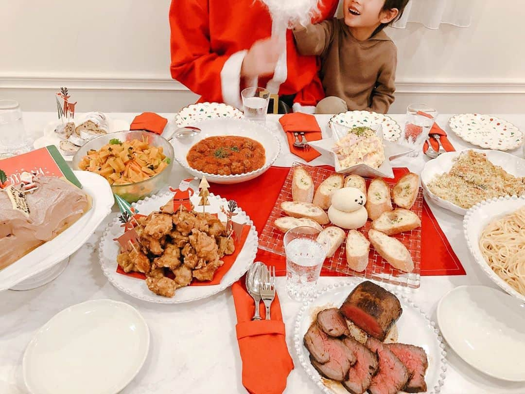 篠田麻里子さんのインスタグラム写真 - (篠田麻里子Instagram)「家でクリスマス🎄パーティ🤶サンタさん来た🎅🤣 #クリスマス#xmas#クリスマスパーティ#食べ過ぎました」12月22日 19時16分 - shinodamariko3