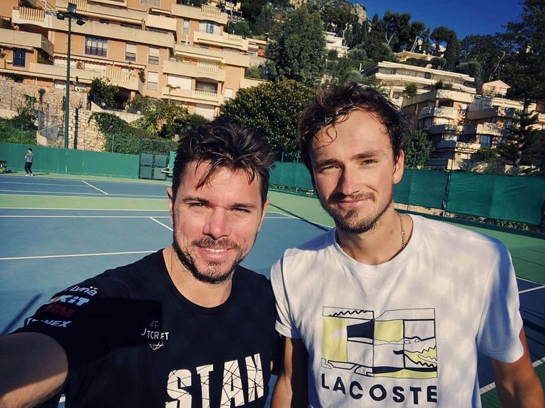ダニール・メドベージェフのインスタグラム：「Morning practice with 🎾☀️@stanwawrinka85 // утренняя тренировка с @stanwawrinka85 🎾☀️」