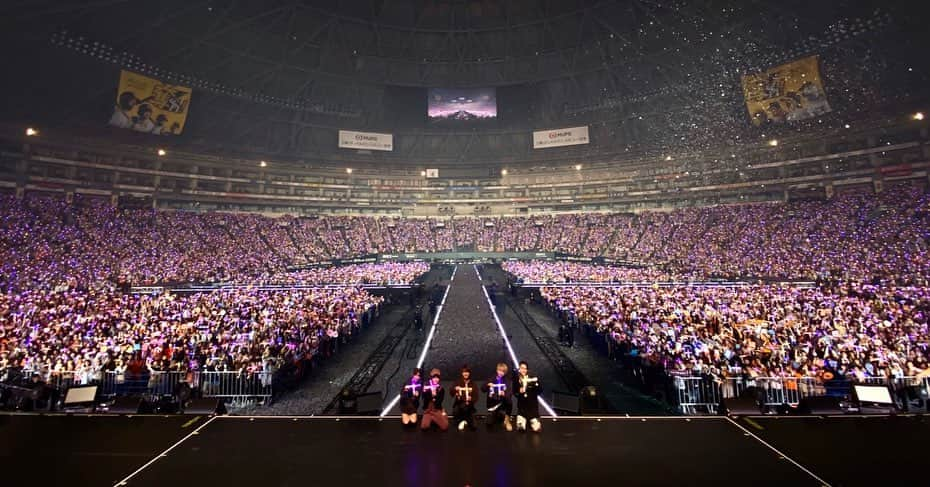 與真司郎さんのインスタグラム写真 - (與真司郎Instagram)「Yafuoku Dome Final🎊  Thank you✨  #AAA #DOMETOUR2019PLUS #みんなのおかげで最高のツアーになりました❤️ #ほんまにありがとう🙇‍♂️🙇‍♂️🙇‍♂️ #AAAファンのみんな最高✨✨✨」12月22日 19時44分 - shinjiroatae1126