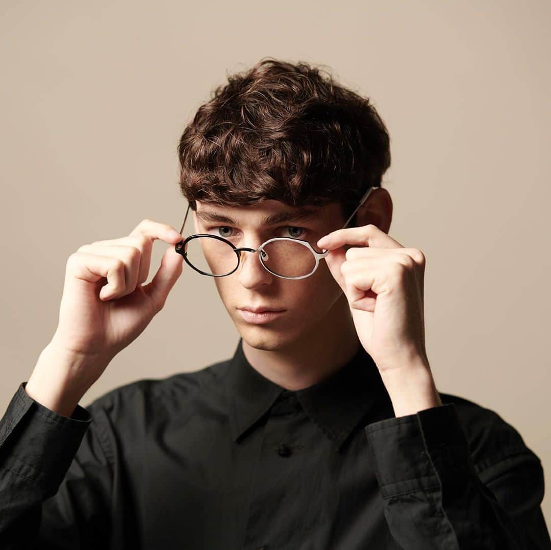 マサヒロマルヤマのインスタグラム：「Twist MM-0038 #masahiromaruyama  #eyewear #satoshiminakawa」