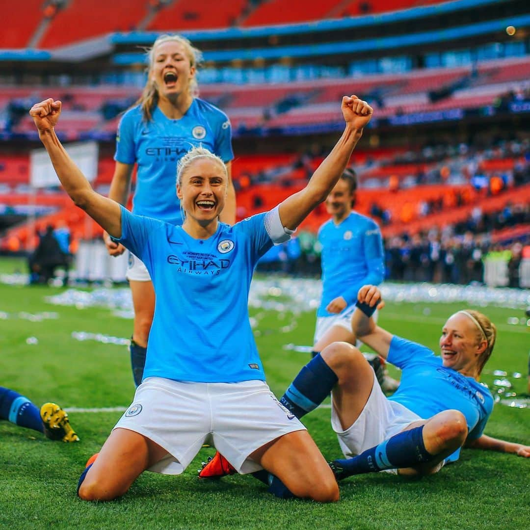 マンチェスター・シティFCさんのインスタグラム写真 - (マンチェスター・シティFCInstagram)「Thanks for the memories, 2019 🙌⚽️💙 . #mancity」12月23日 5時25分 - mancity