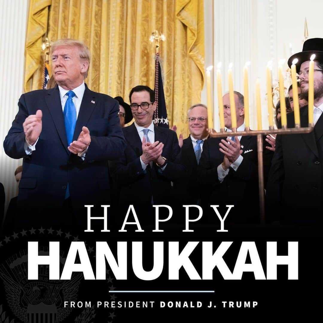 ドナルド・トランプさんのインスタグラム写真 - (ドナルド・トランプInstagram)「Melania and I send our warmest wishes to Jewish people in the United States, Israel, and across the world as you commence the 8-day celebration of Hanukkah.」12月23日 5時27分 - realdonaldtrump