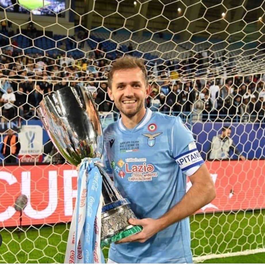 セナド・ルリッチのインスタグラム：「Eccola 🏆」