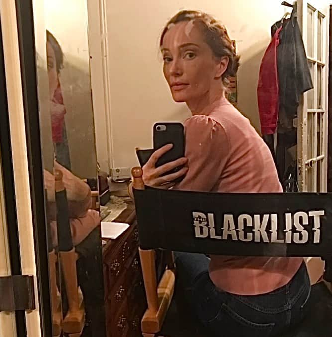 ロッテ・ヴァービークさんのインスタグラム写真 - (ロッテ・ヴァービークInstagram)「In #March2019 I went back to 🇺🇸 to the set of @nbcblacklist in NYC 🗽 and worked with the lovely 💜@andreasooch & @gabriel_mann for some more of #katarinarostova in #theblacklist 📺 #my2019inphotos #my2019 #myyearinphotos #2019inreview #2019inphotos」12月23日 6時22分 - lotteverbeek