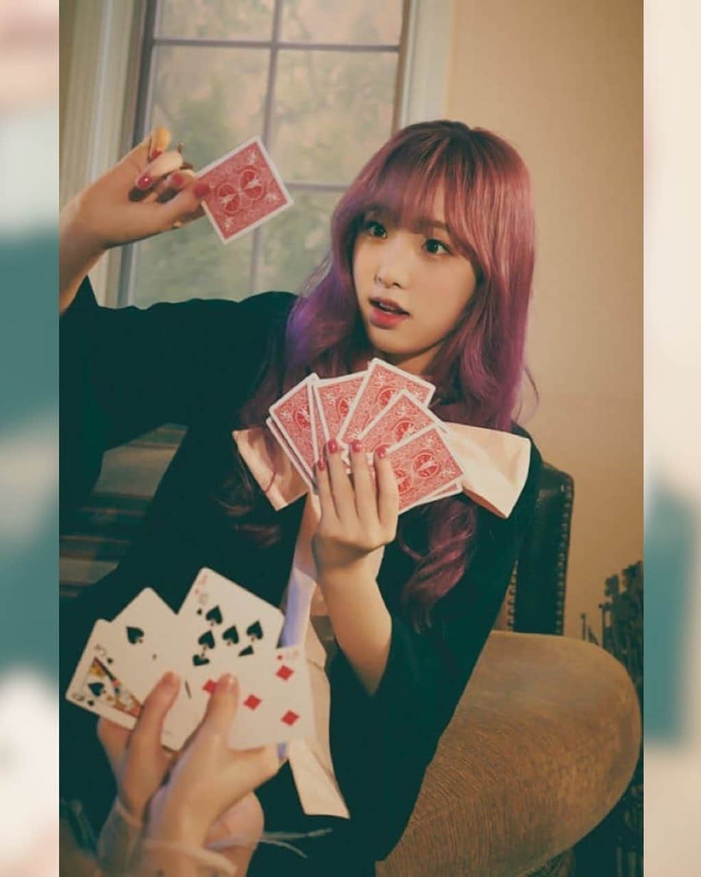 のインスタグラム：「… #IZONE #아이즈원 #アイズワン #yena #최예나 #イェナ #bis」