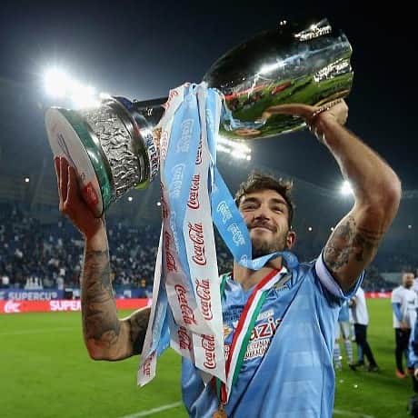 ダニロ・カタルディのインスタグラム：「CAMPIONI❤️」